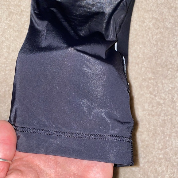 Size 6 black Lululemon leggings - Picture 3 of 5